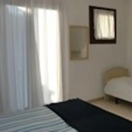 Flat For Seven Guests In With Pool アパート ビビオーネ