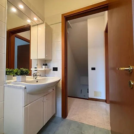 アパート Flat For Seven Guests In With Pool ビビオーネ